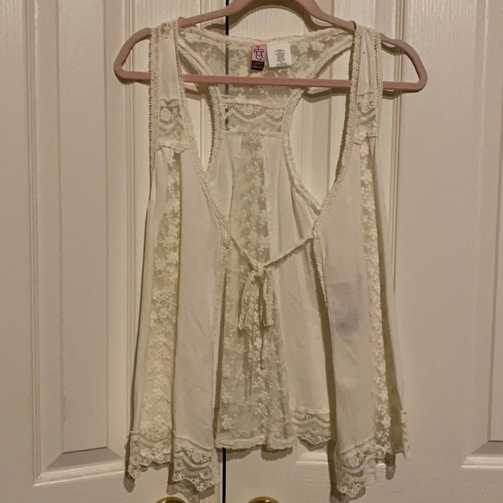 Cute blouse! Perfect for the beach!